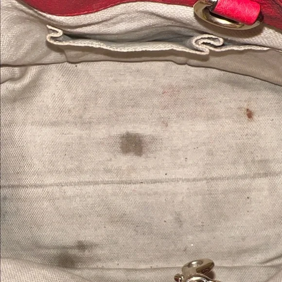 YOU ARE LOOKING AT A TOTAL UNICORN 🦄 Gucci Soho Working Tote in Rare Red Alert 🔴 - Picture 9 of 9